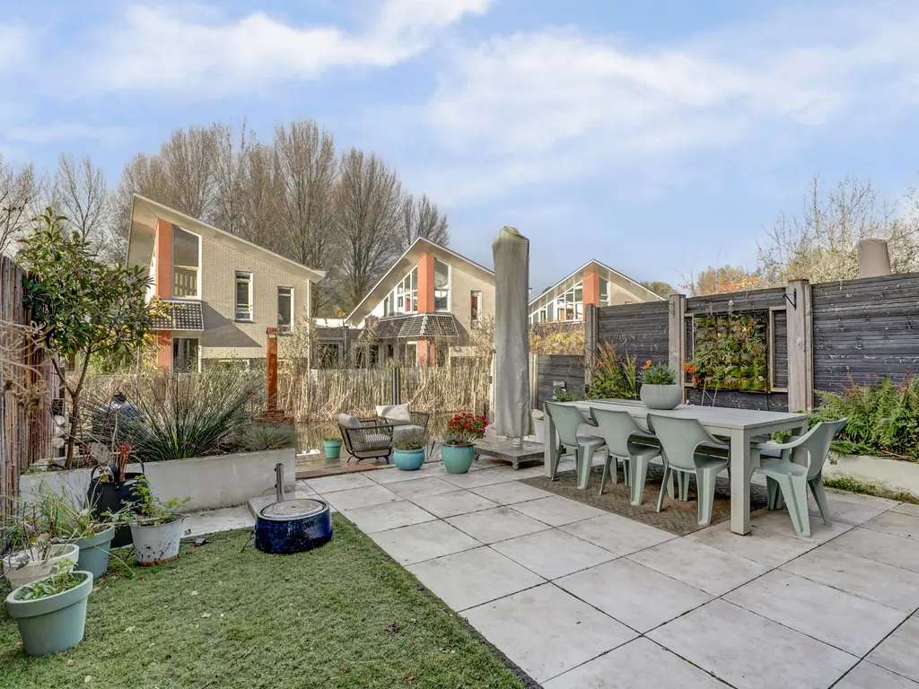 Iroko 194, DORDRECHT