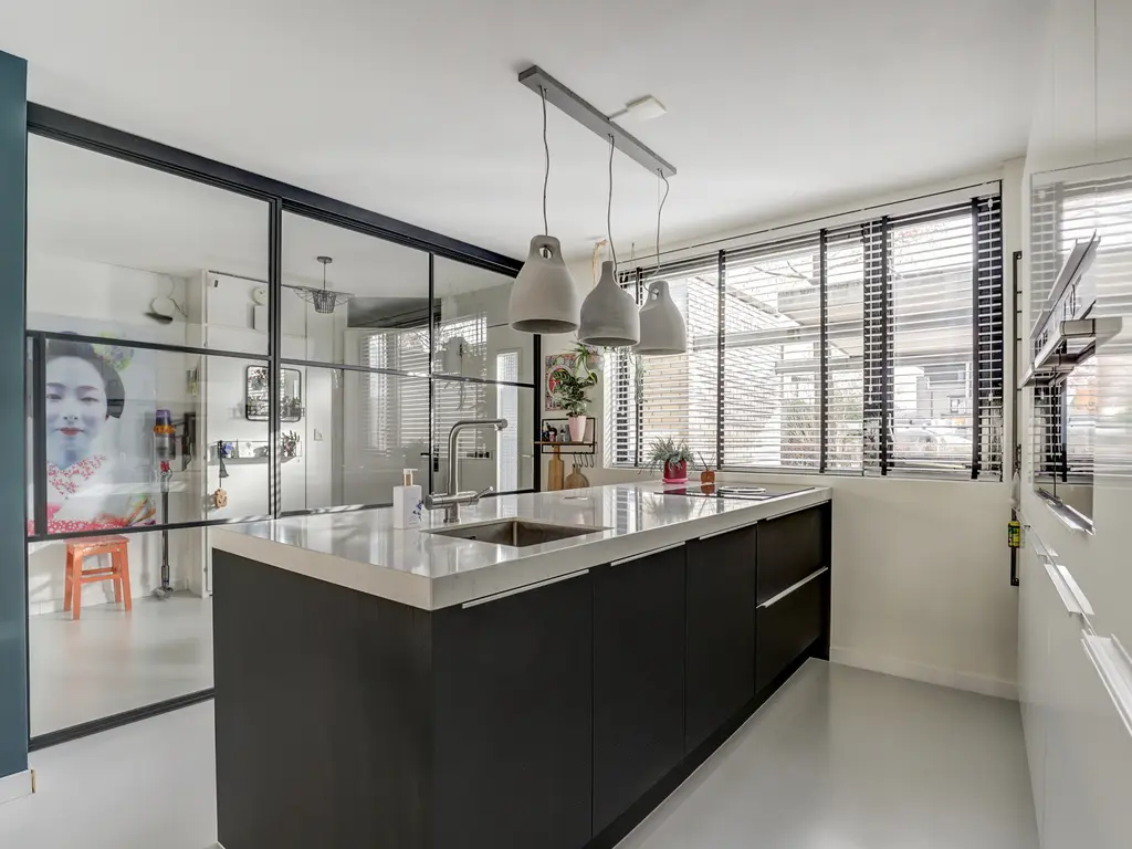 Iroko 194, DORDRECHT