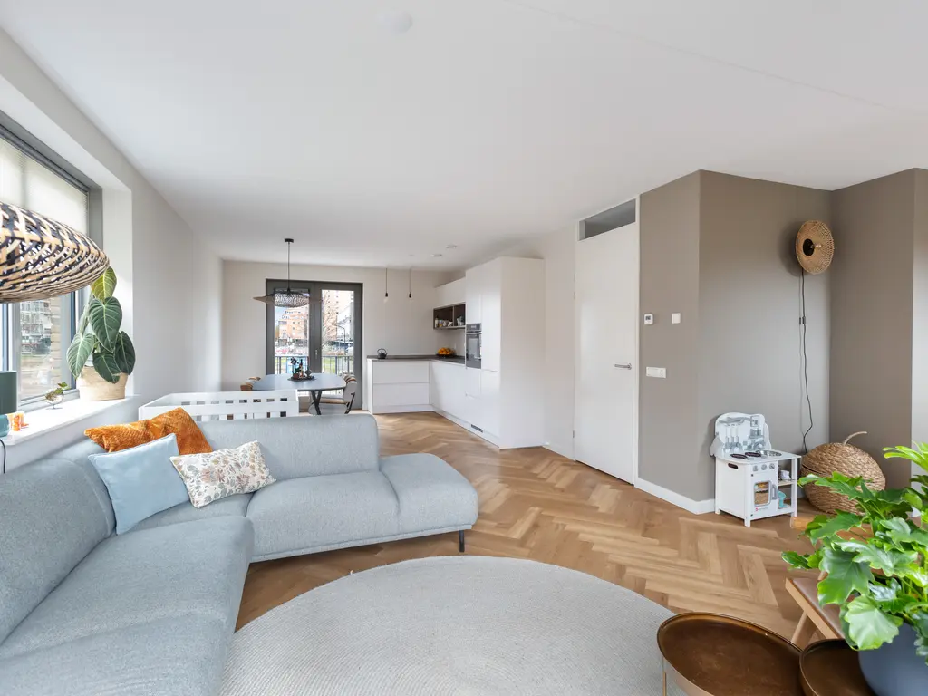 Van Kinsbergenstraat 12, DORDRECHT