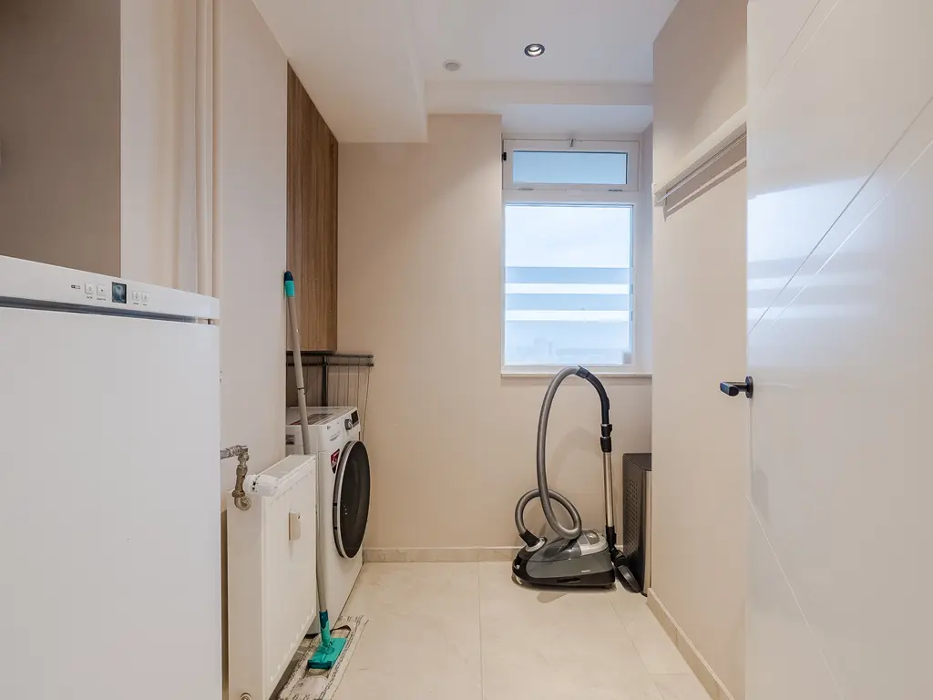 Maasplein 30, ZWIJNDRECHT