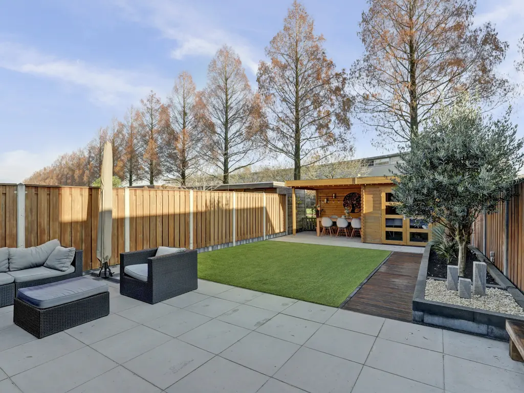 Branco 19, DORDRECHT