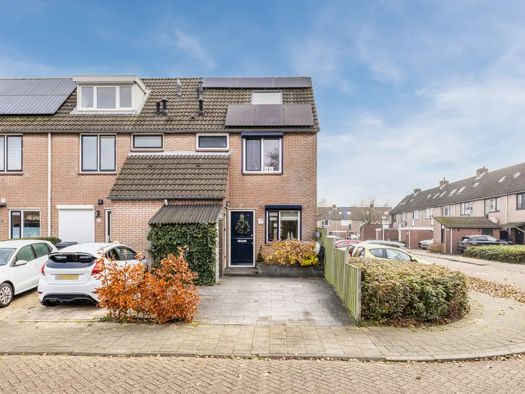 Elzenzoom 39, PAPENDRECHT