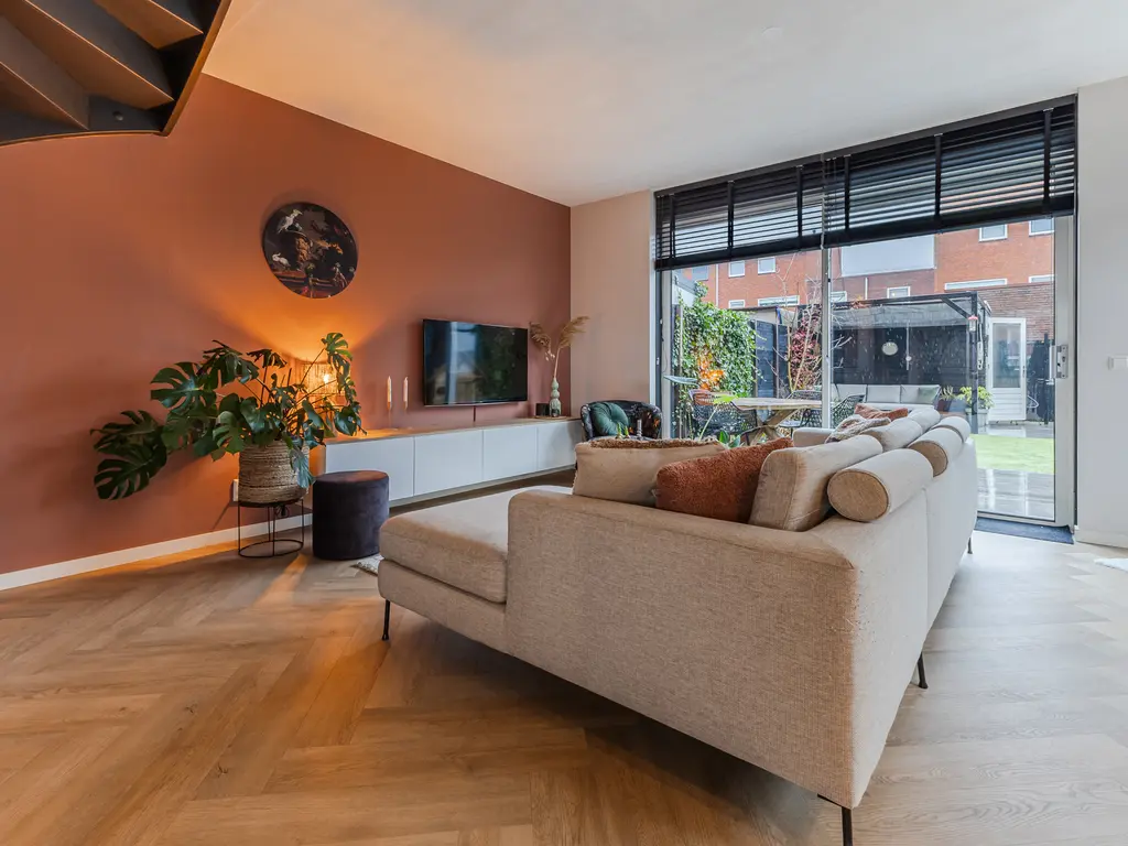 Alver 108, PAPENDRECHT