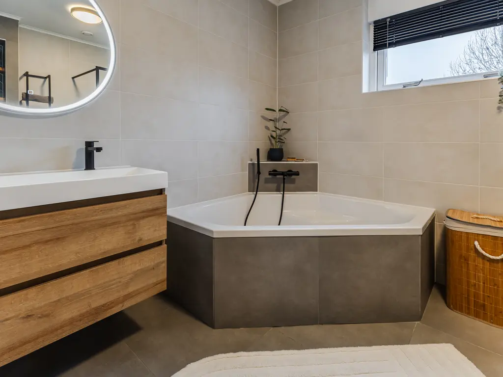 Alver 108, PAPENDRECHT