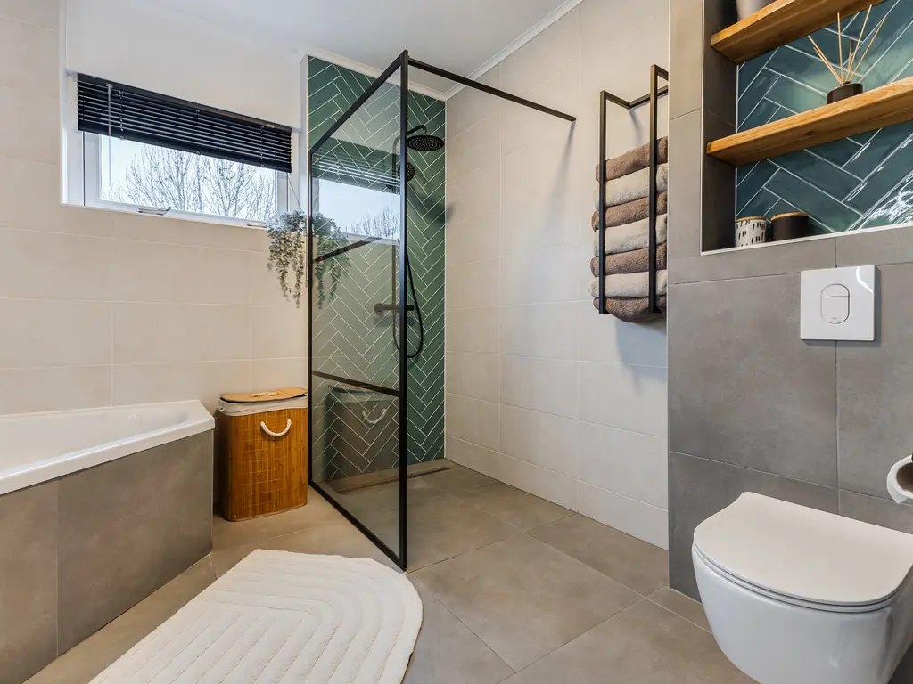 Alver 108, PAPENDRECHT