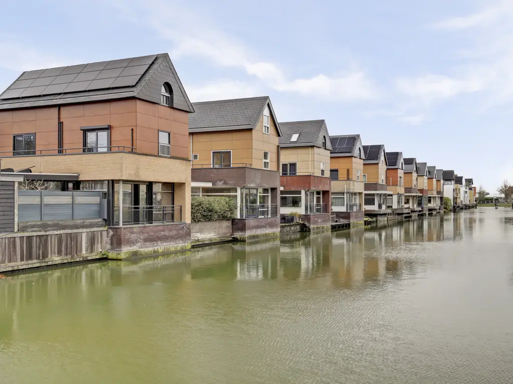 Zwanebloem 4, HENDRIK-IDO-AMBACHT