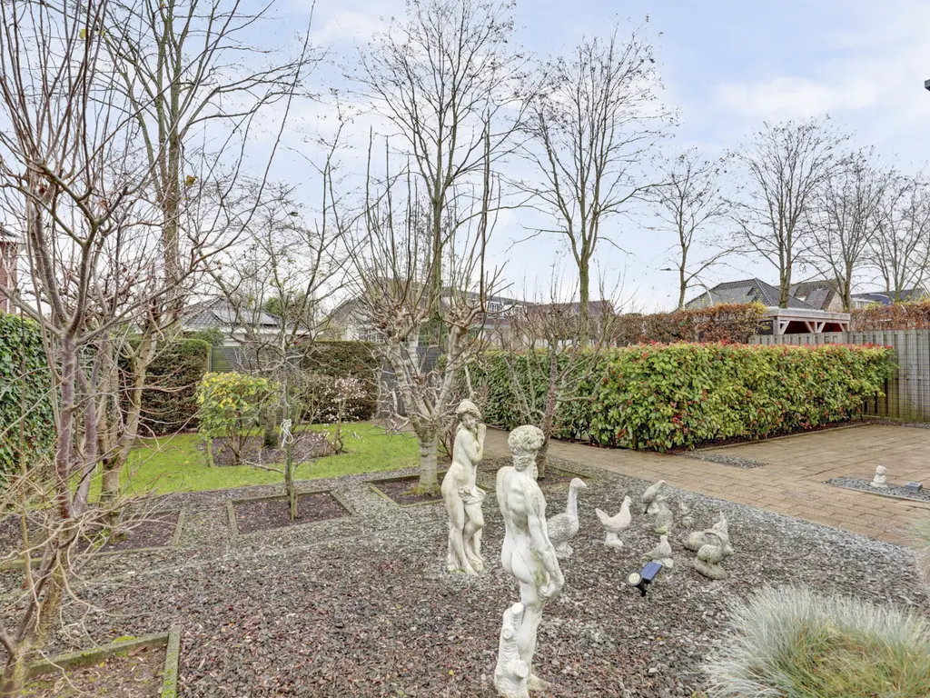 Zwanebloem 4, HENDRIK-IDO-AMBACHT