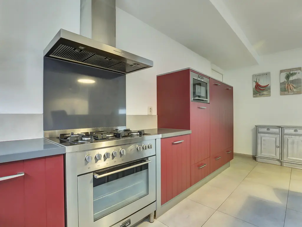 Zwanebloem 4, HENDRIK-IDO-AMBACHT