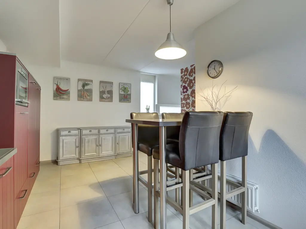 Zwanebloem 4, HENDRIK-IDO-AMBACHT