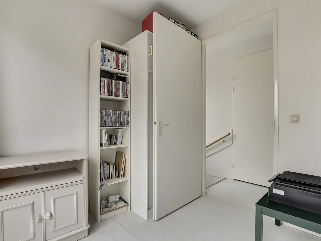 Zwanebloem 4, HENDRIK-IDO-AMBACHT