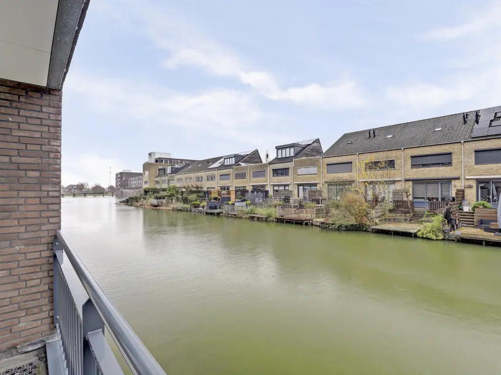 Zwanebloem 4, HENDRIK-IDO-AMBACHT