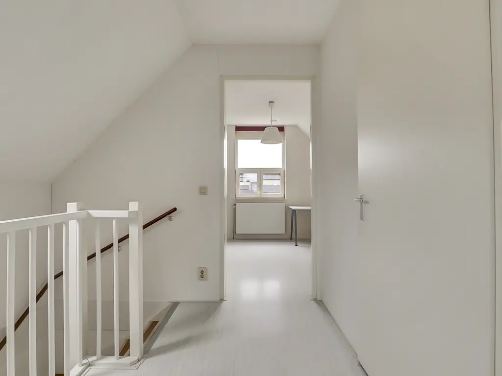 Zwanebloem 4, HENDRIK-IDO-AMBACHT