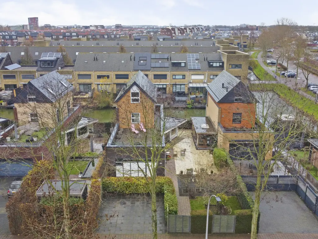 Zwanebloem 4, HENDRIK-IDO-AMBACHT