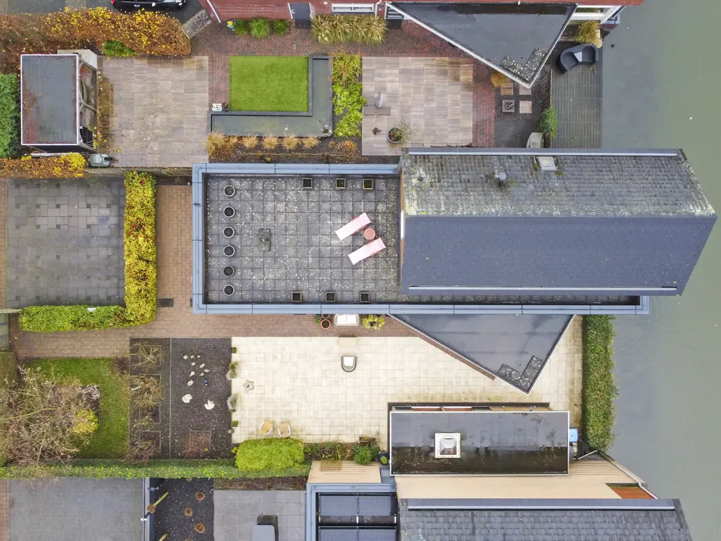 Zwanebloem 4, HENDRIK-IDO-AMBACHT