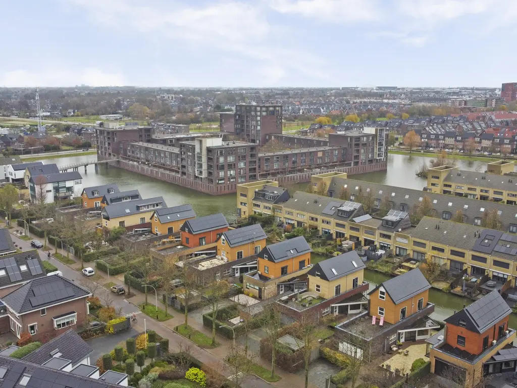 Zwanebloem 4, HENDRIK-IDO-AMBACHT