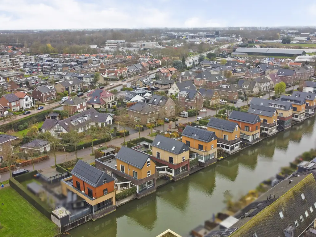 Zwanebloem 4, HENDRIK-IDO-AMBACHT