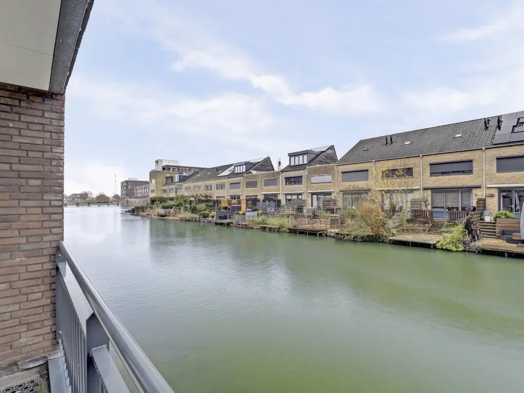 Zwanebloem 4, HENDRIK-IDO-AMBACHT