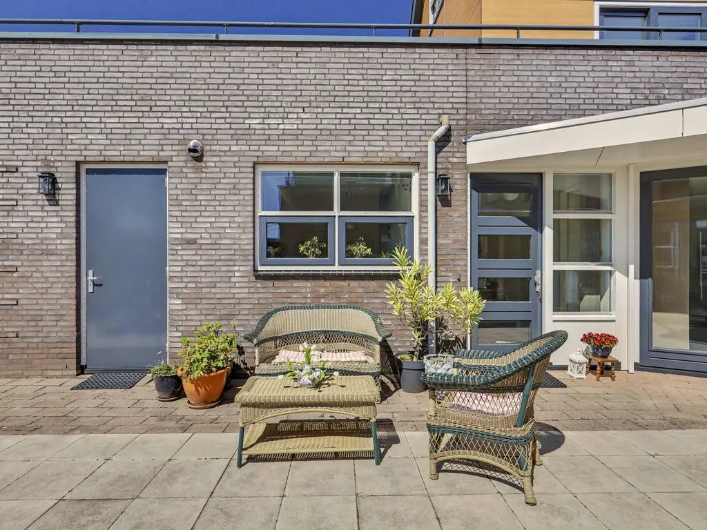 Zwanebloem 4, HENDRIK-IDO-AMBACHT
