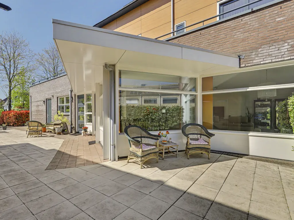 Zwanebloem 4, HENDRIK-IDO-AMBACHT