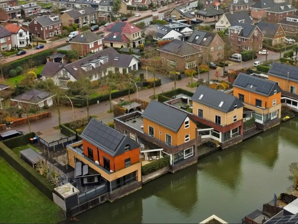 Zwanebloem 4, HENDRIK-IDO-AMBACHT
