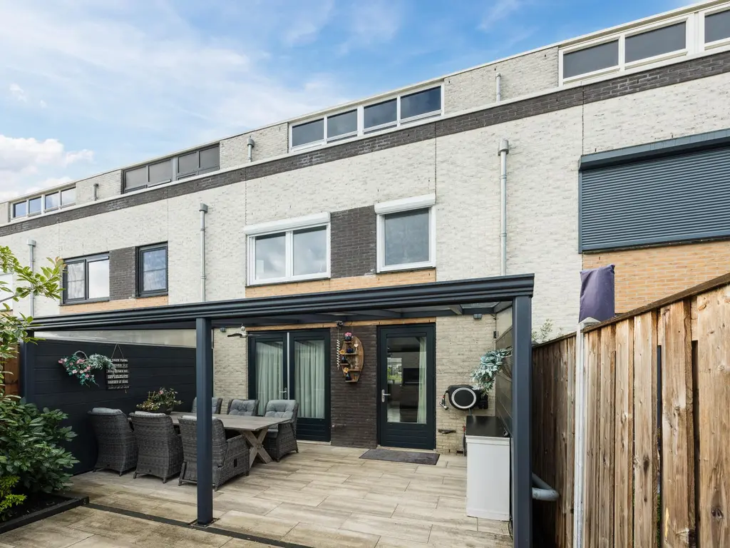 Alver 9, PAPENDRECHT