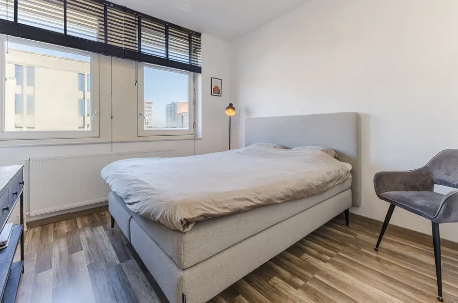 Schooldwarsstraat 100