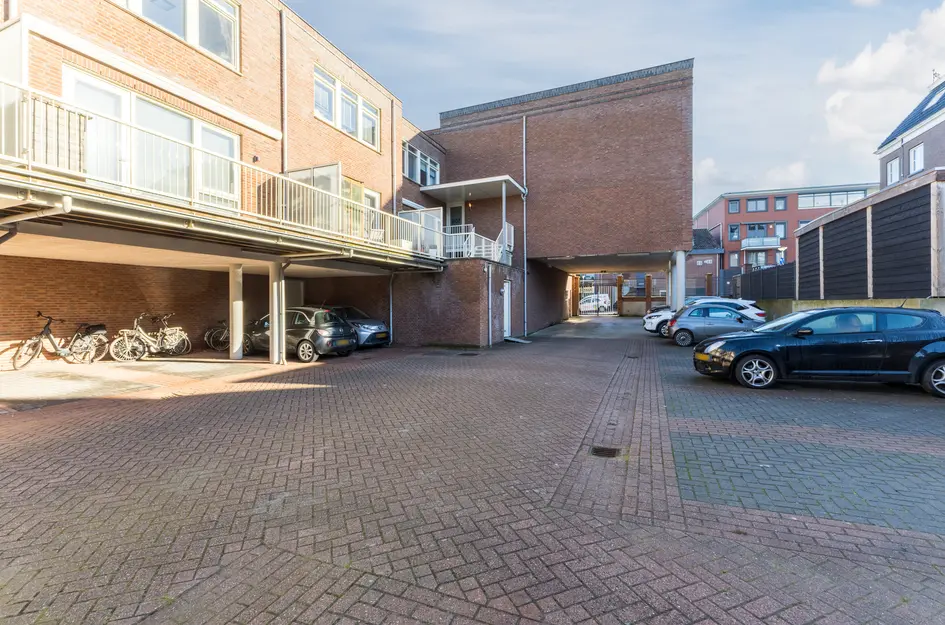 Schooldwarsstraat 100