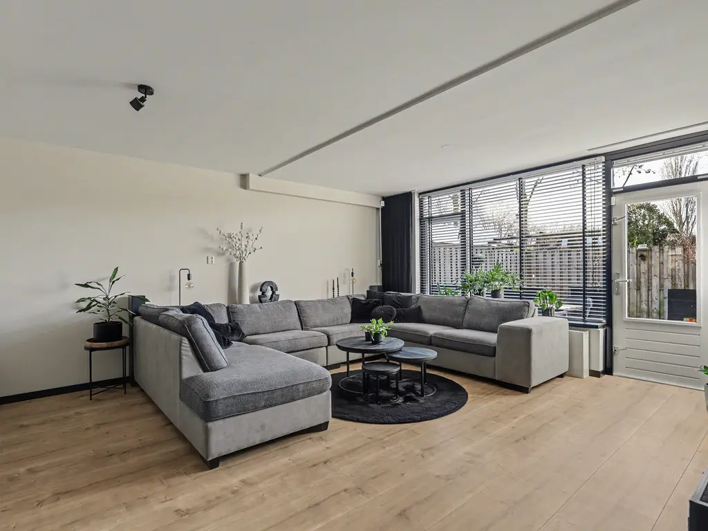 Jean-Paul Sartre-erf 86, DORDRECHT