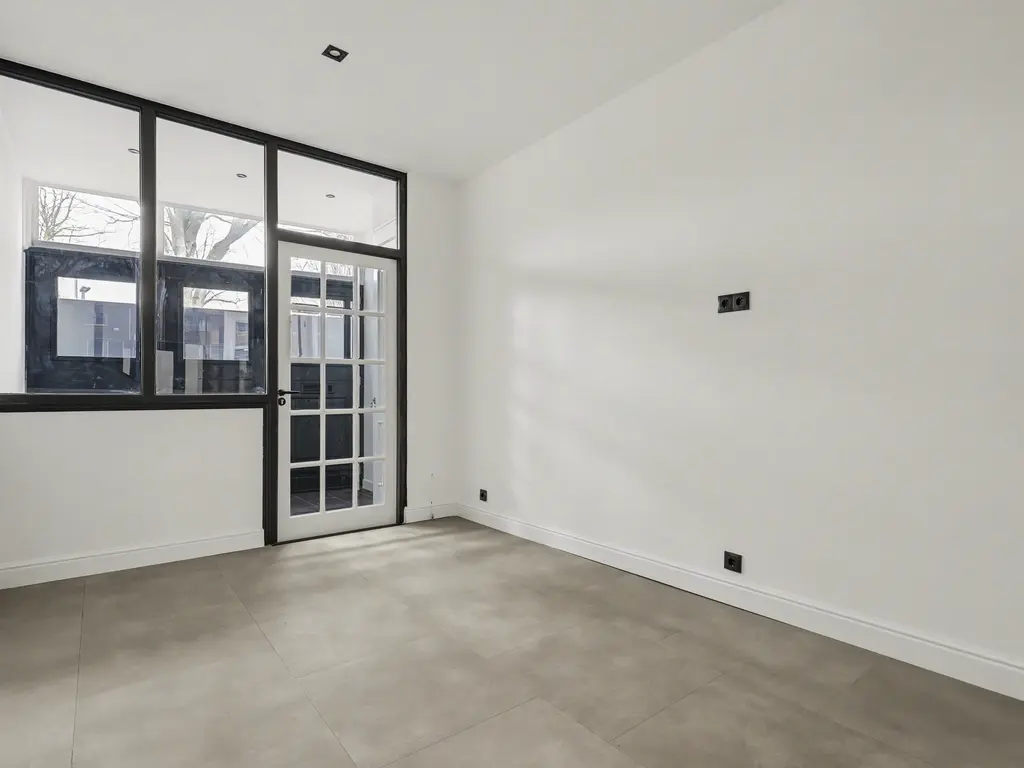 Weeshuisplein 23, DORDRECHT