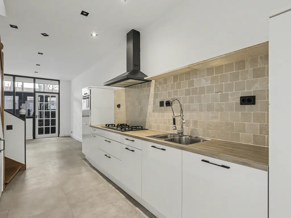 Weeshuisplein 23, DORDRECHT