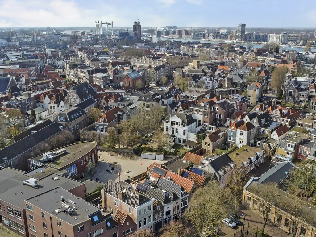 Weeshuisplein 23, DORDRECHT