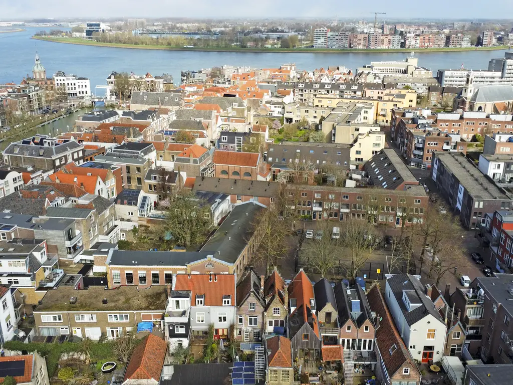 Weeshuisplein 23, DORDRECHT