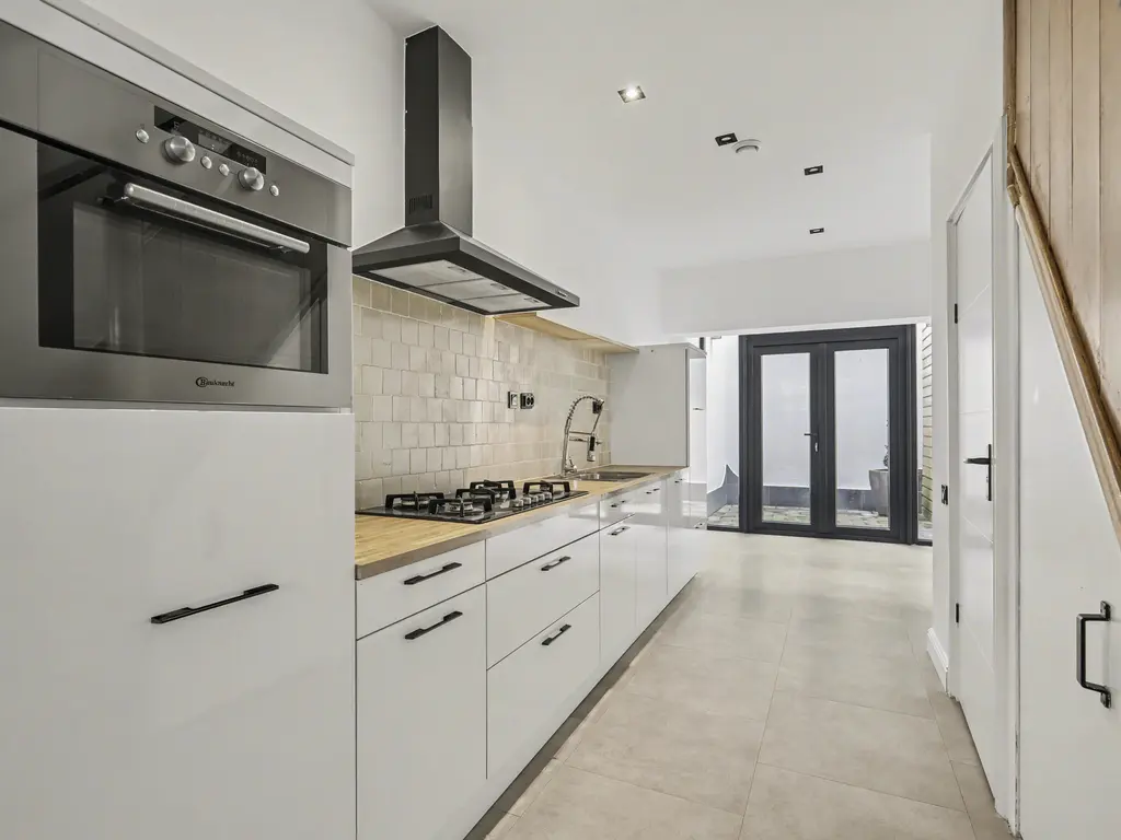 Weeshuisplein 23, DORDRECHT