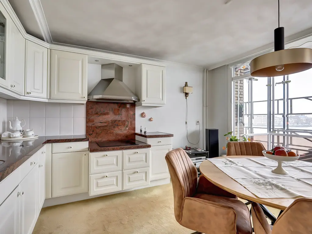 Maasplein 15, ZWIJNDRECHT