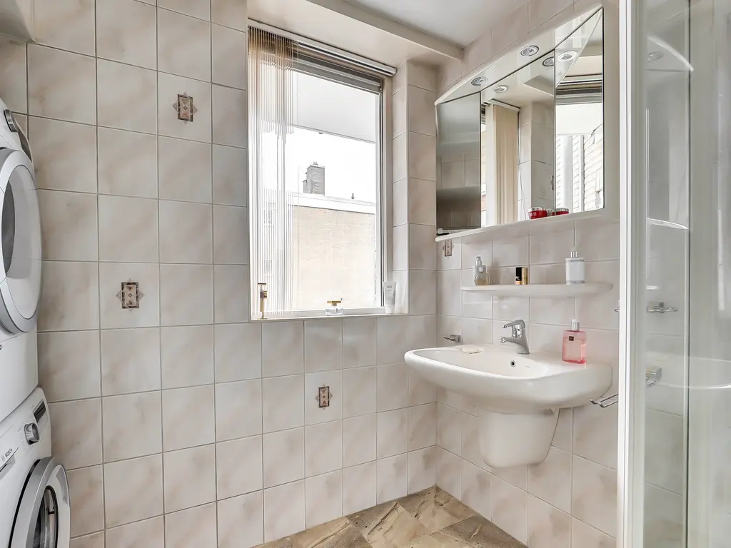 Maasplein 15, ZWIJNDRECHT