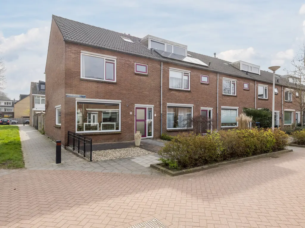 Louis Couperusstraat 1, PAPENDRECHT