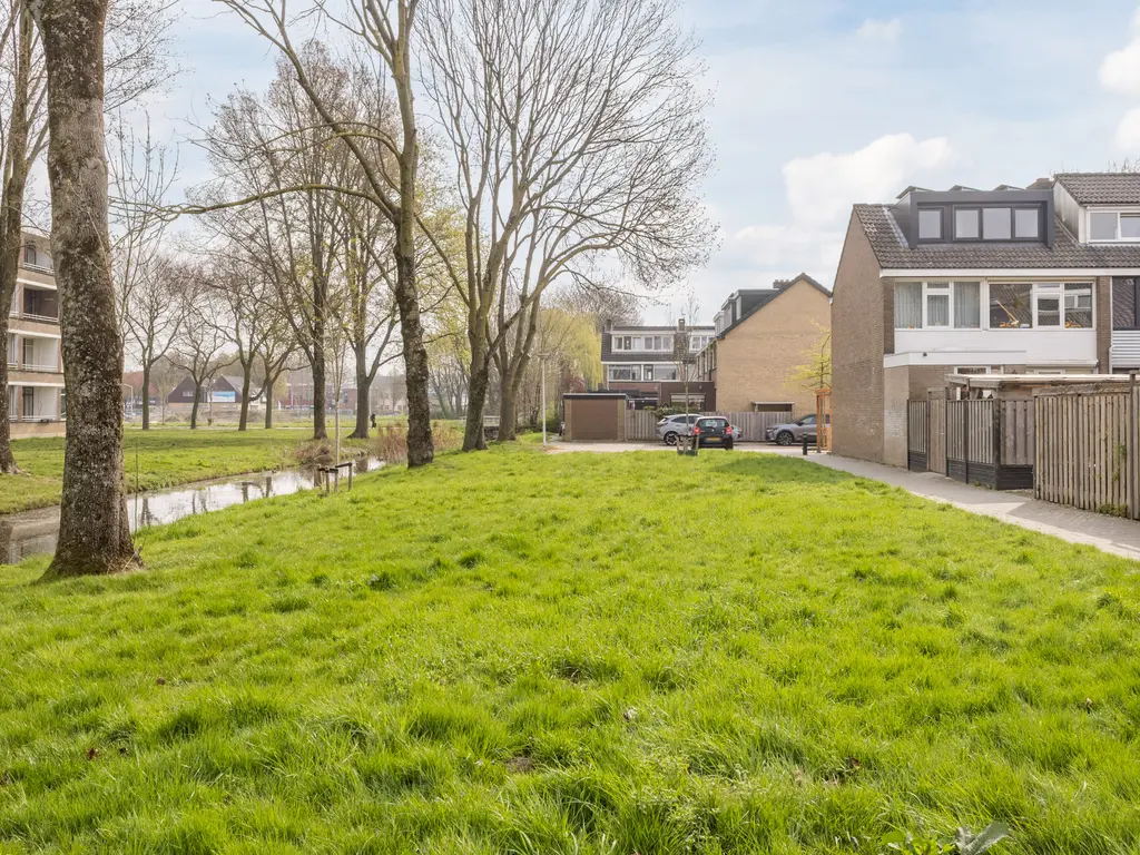 Louis Couperusstraat 1, PAPENDRECHT