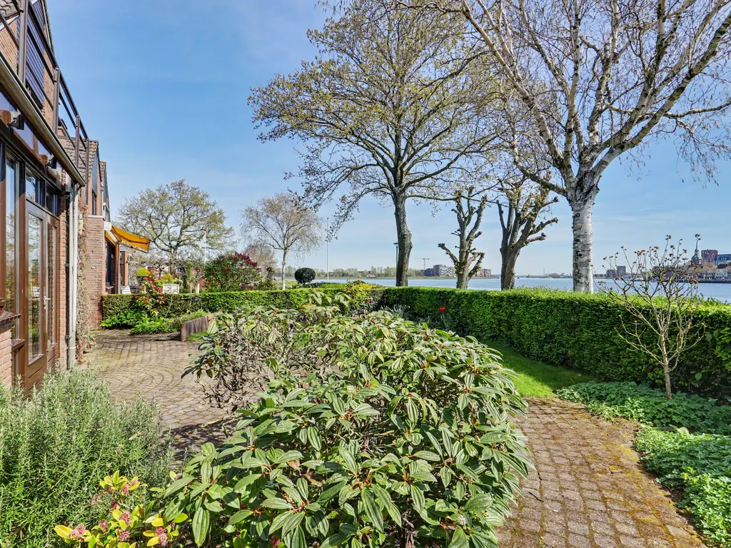 Delta 3, ZWIJNDRECHT