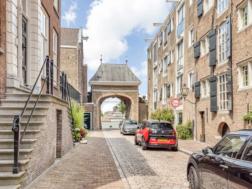 Hooikade 5, DORDRECHT