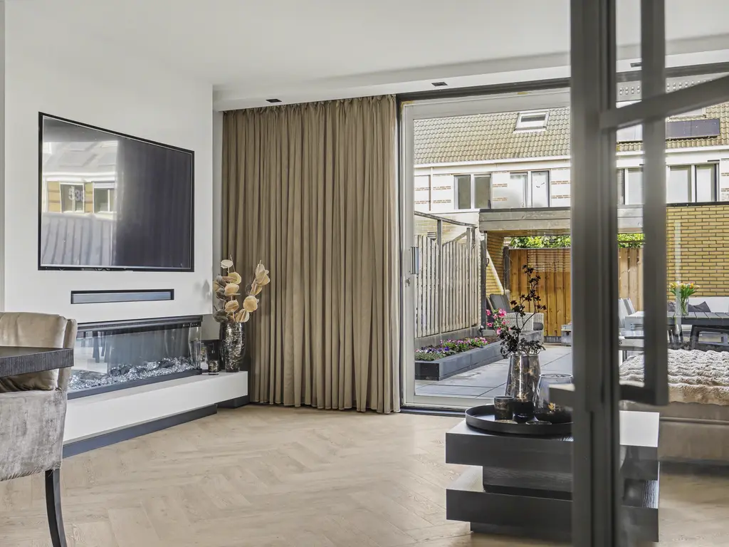 Johanna Naber-erf 344, DORDRECHT