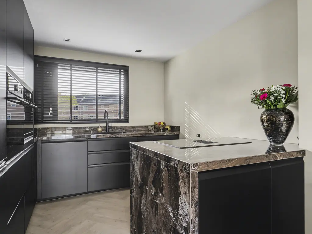 Johanna Naber-erf 344, DORDRECHT