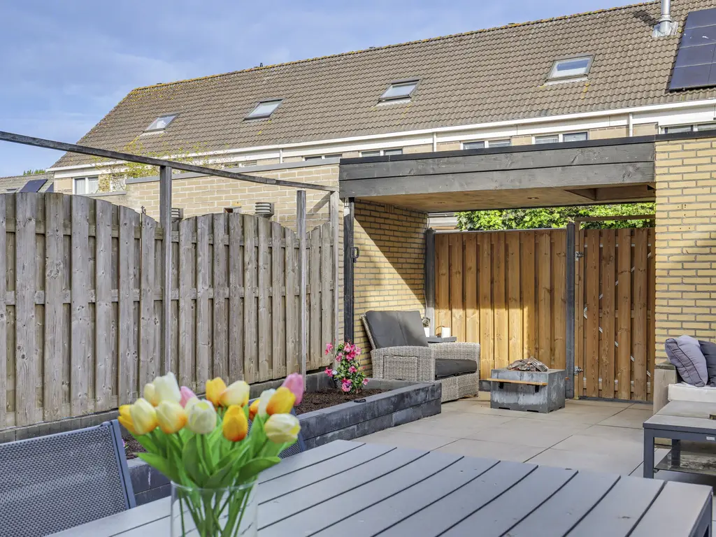 Johanna Naber-erf 344, DORDRECHT