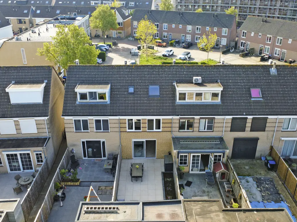 Johanna Naber-erf 344, DORDRECHT