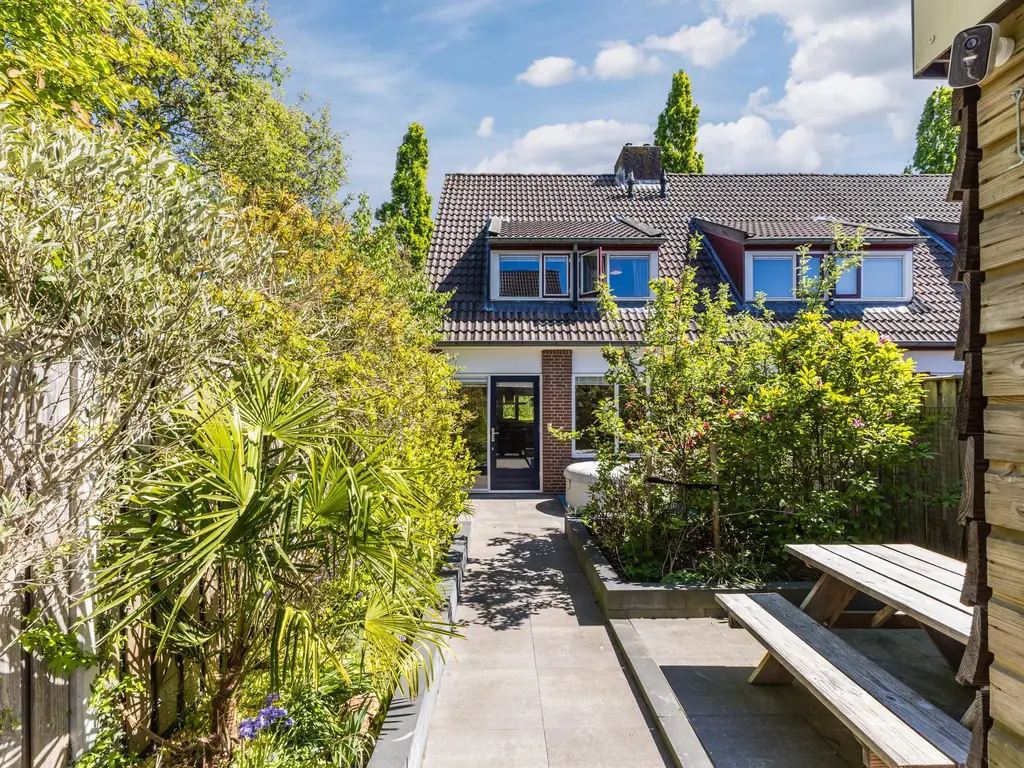 Ring 216, HENDRIK-IDO-AMBACHT