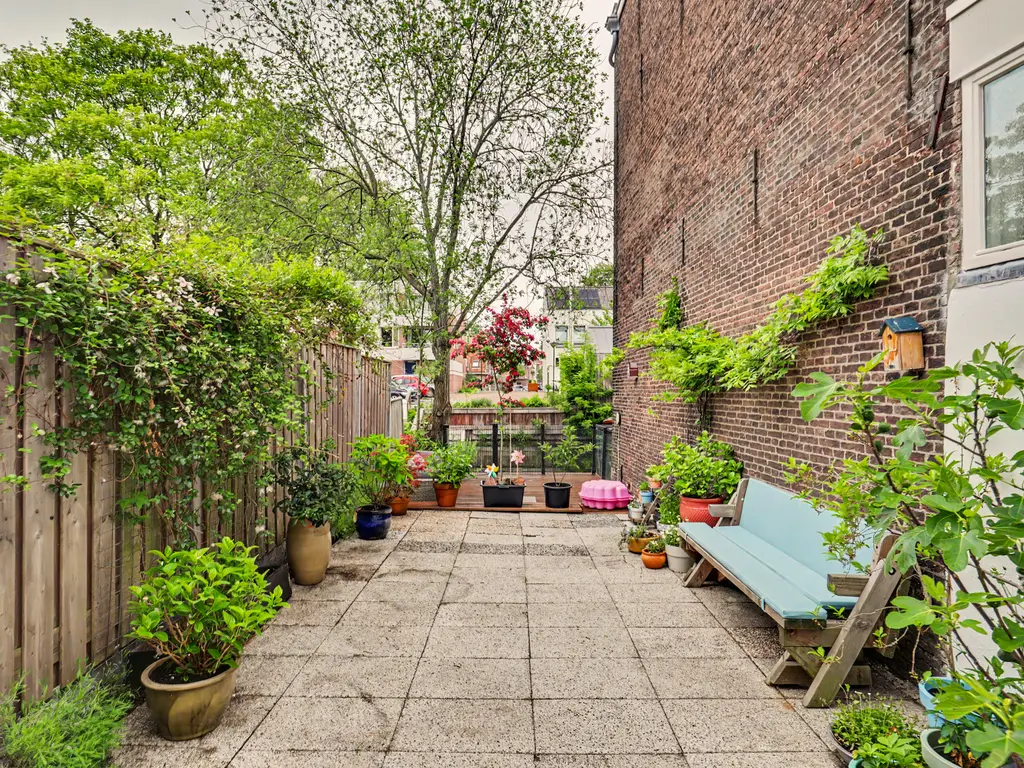 Kromhout 153, DORDRECHT