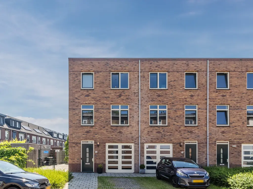 van Ruisdaelstraat 54, ZWIJNDRECHT