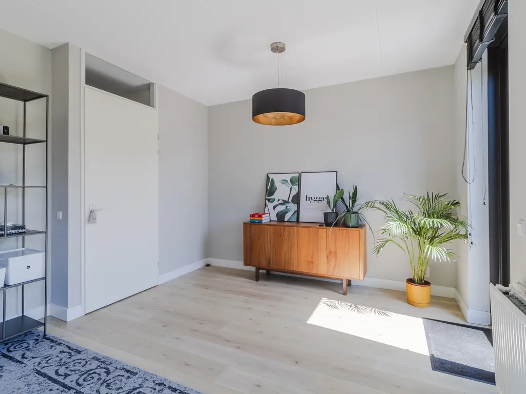 van Ruisdaelstraat 54, ZWIJNDRECHT