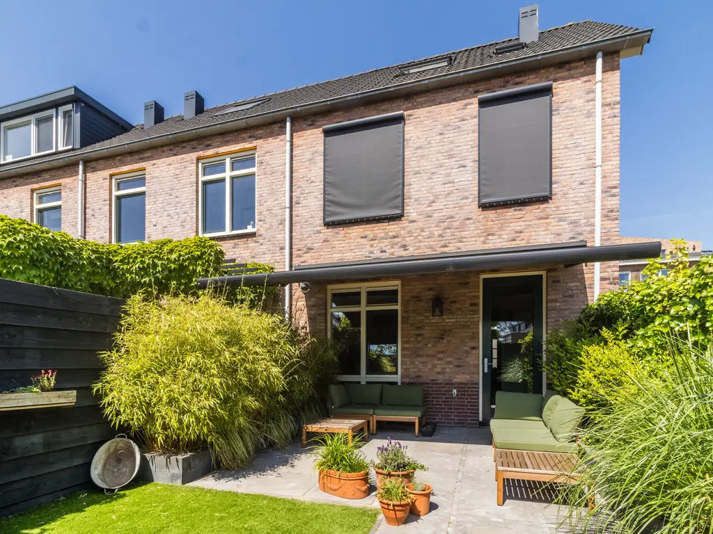 van Ruisdaelstraat 54, ZWIJNDRECHT