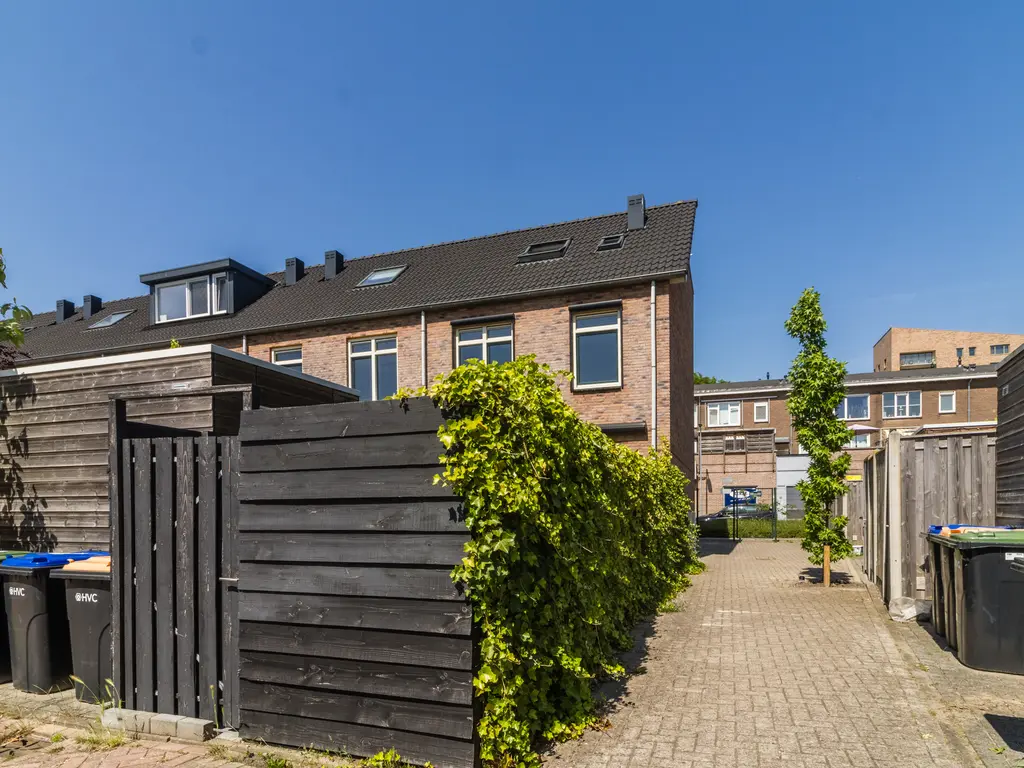 van Ruisdaelstraat 54, ZWIJNDRECHT