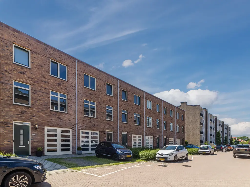 van Ruisdaelstraat 54, ZWIJNDRECHT